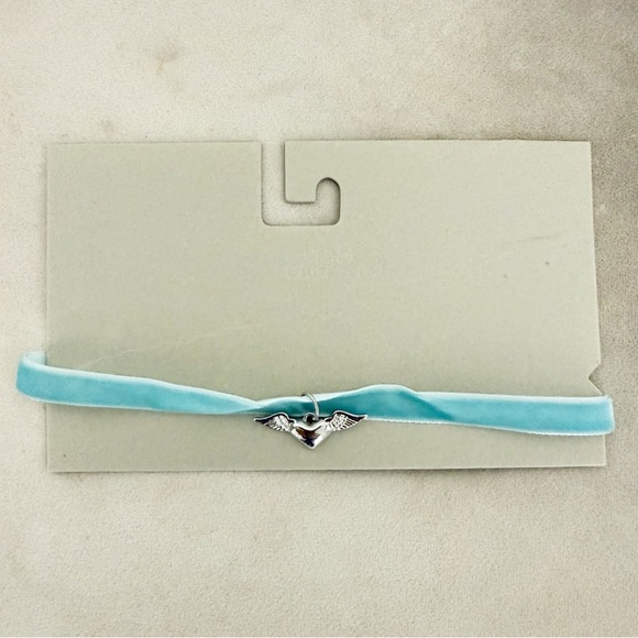 NWT Urban Outfitters Light Blue Velvet Charm Choker - Picture 1 of 3